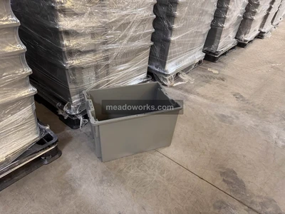 Used Plastic Totes Stack and Nest Containers Shipping Containers Illinois US | Meadoworks #1514565