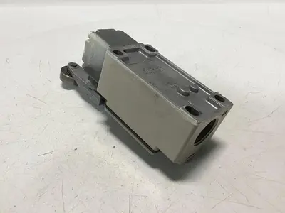 USED OMRON D4B-2115N-R