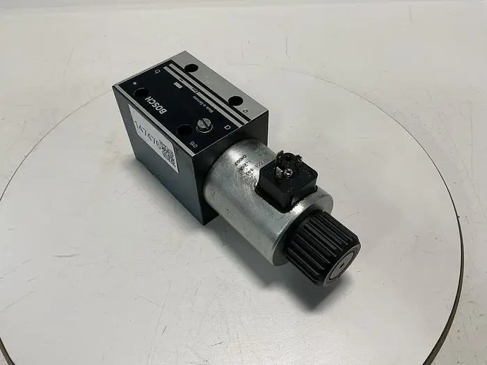 USED BOSCH 0 810 001 825