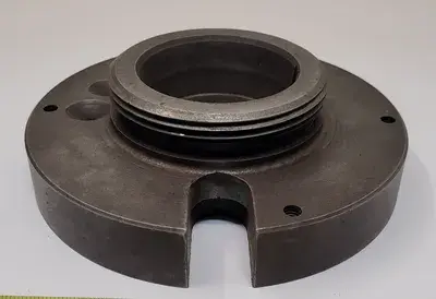 8" FACE PLATE W/ L-0 MOUNT, OVERALL DIAMETER: 8”, CENTER HOLE OD: 4.5”, CENTER HOLE ID: 3.25"