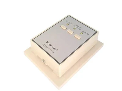 Honeywell T7147A1010 Temperature/Process Control [New]