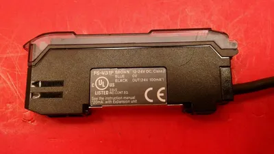 Keyence FS-V31P Fiber Amplifier, 12-24VDC, PNP Output 24V 100mA Max. 5B