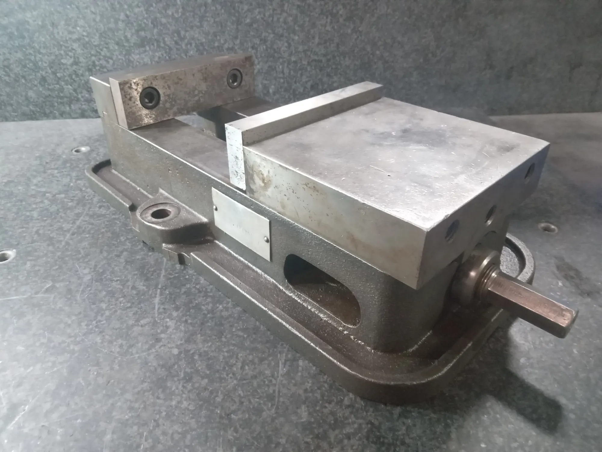 USED KURT D60