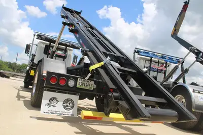 New | in-Stock 2027 MACK MD7 Rolloff Trucks Texas US | Roll Off Truck World #1491910