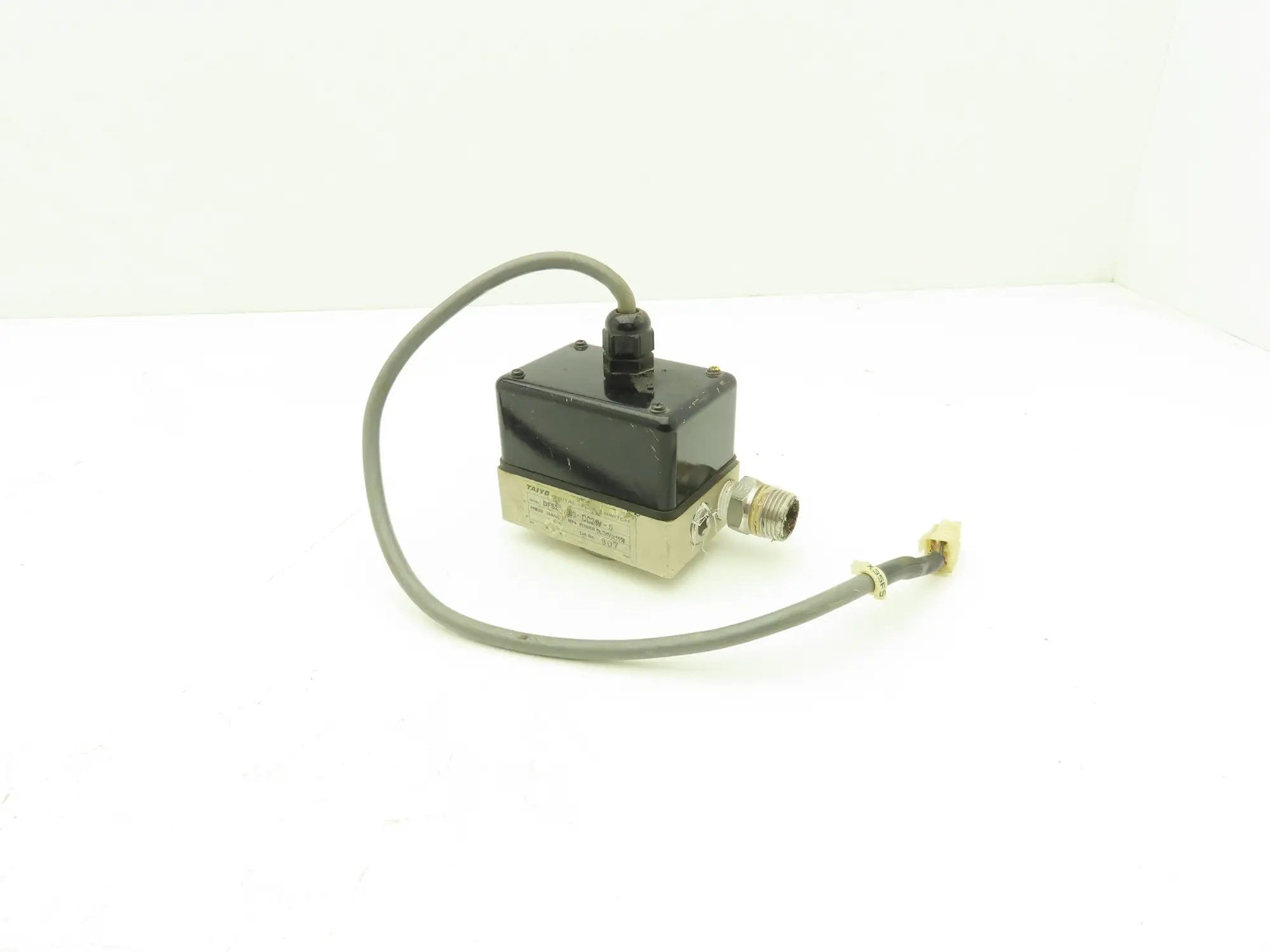 Taiyo DFS3-1200-DC24V-5 Digital Flow Switch 3/8" NPT 1MPa 24VDC