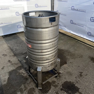 195 L S/S Vertical Pressure Vessel 7 Bar