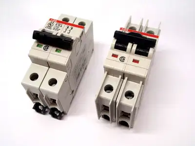 Used ABB Miniature Circuit Breaker Circuit Breakers Michigan US | Maverick Industrial Sales #1394524