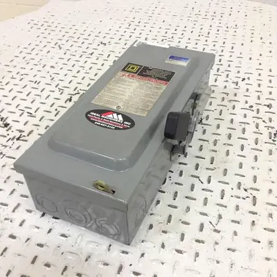 USED SQUARE D D322N
