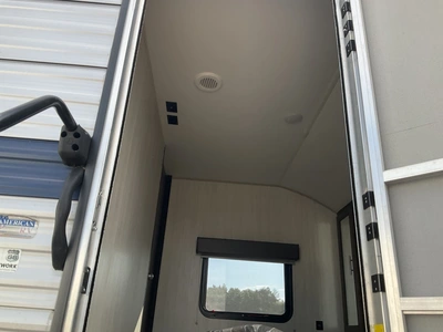Used 2019 FOREST RIVER CHEROKEE LIMITED 264RL Campers, Caravans, Motorhomes Michigan US | Miedema Asset Management Group #1425175