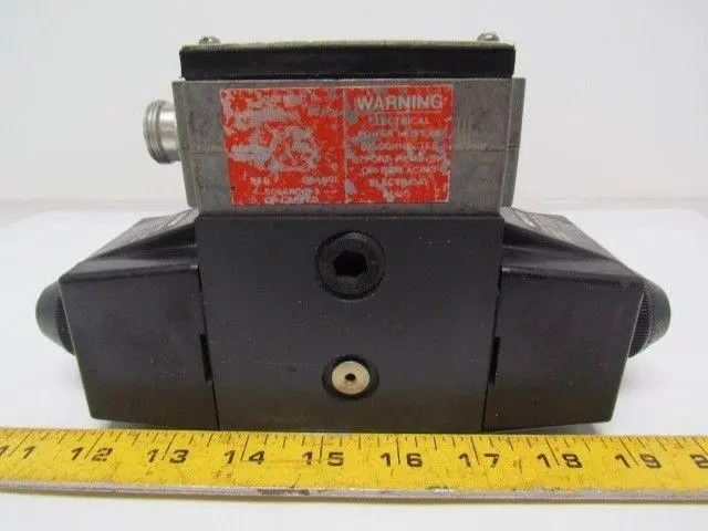 Vickers 02-119493 DG454LW 012 C B 60 Hydraulic Directional Control Valve