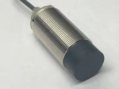 E2B-M30LN30-WZ-C1 | Omron  Inductive Proximity Sensor 2m - New Other
