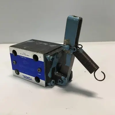 USED YUKEN DCG-01-2B2-4018