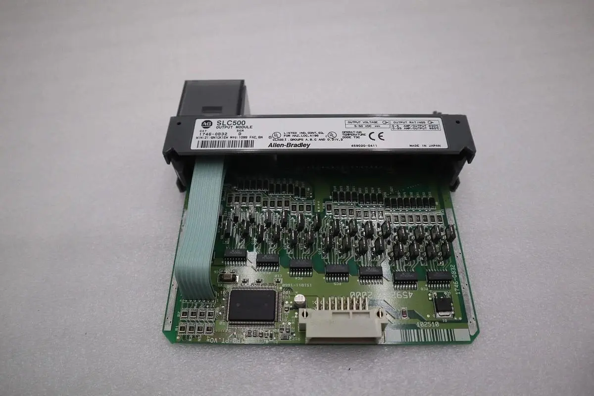 ALLEN BRADLEY 1746-OB32 SER D SLC500 OUTPUT MODULE STOCK L-685C