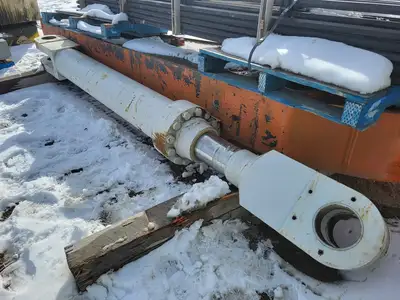 USED CAT 1036035
