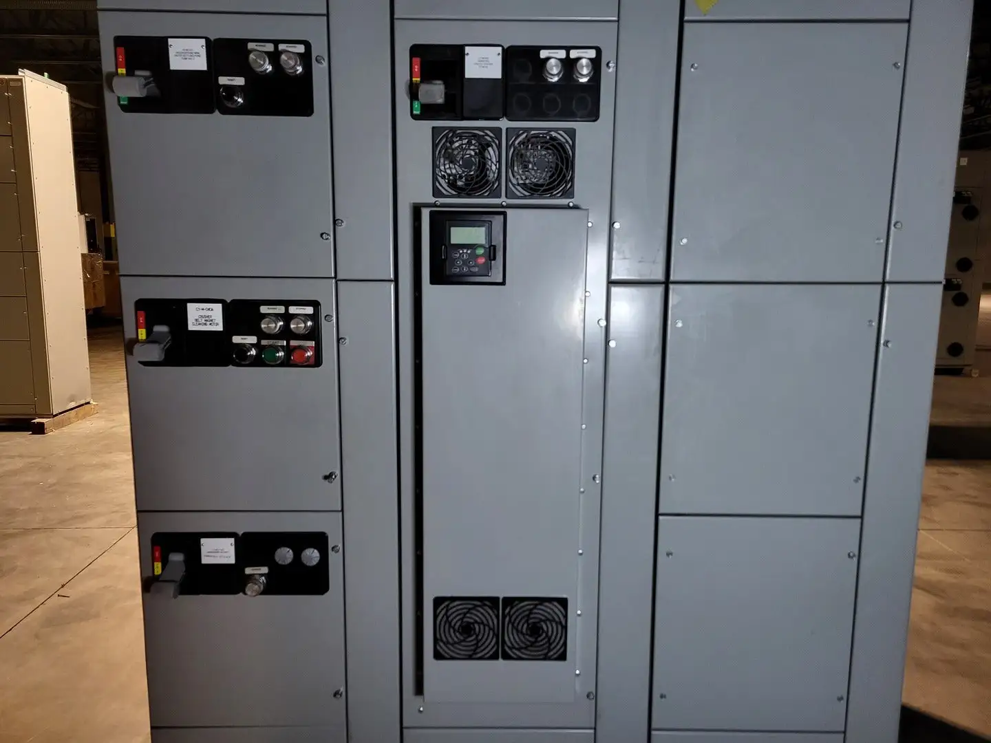 Used EATON SVX030A1-5A4N1 Switchgears British Columbia CA | Lenmark #240372