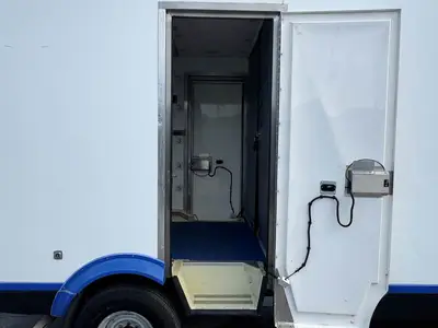 Used 2024 FORD E-350 Reefer Trucks Florida US | Truck and Van Outlet #1509245