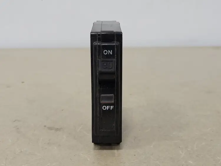 Used SQUARE D QO130 Switchgears British Columbia CA | Lenmark #239959