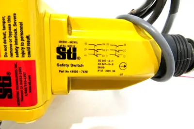 NEW STI 44506-7420 SAFETY SWITCH ER1032-042NEL 445067420