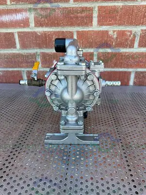 USED IDEX SANDPIPER S05 STAINLESS STEEL/ALUMINUM DOUBLE DIAPHRAGM PUMP 1" THREADED