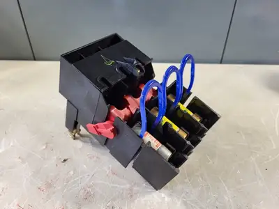 Disconnect Switch with 25 Amp Fuse