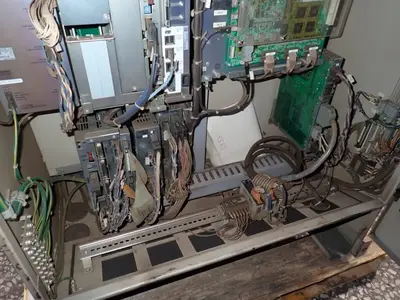 USED 2011 YASKAWA MOTOMAN MOTOMANMH6
