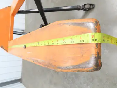 Interthor MSL2745 Manual Pallet Lifter 2200lb Jack 45" Long 32" Lift Height