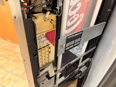 Used DIXIE - NARCO 1200 SODA / POP MACHINE CAN DISPENSER Vending Machines Michigan US | Miedema Asset Management Group #1320787