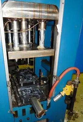 90 Ton FARGER & JOOSTEN MULTIPOWER Air/Oil Press