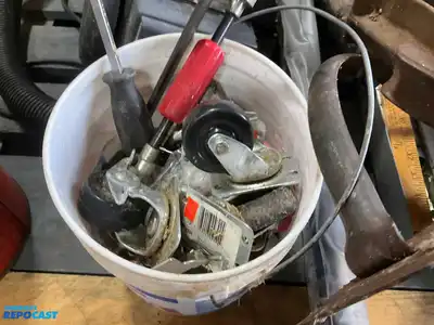Skid lot of misc. garage items includes: galvanized can, Sanitaire system pro 1400watts, green...