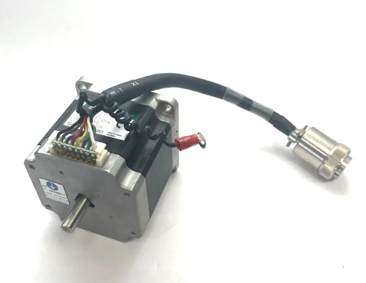 Used Sanyo Denki Step-Syn Stepping Motor 1.8º Step IP40 2A 12-200V D.C. Motors Michigan US | Maverick Industrial Sales #1420759