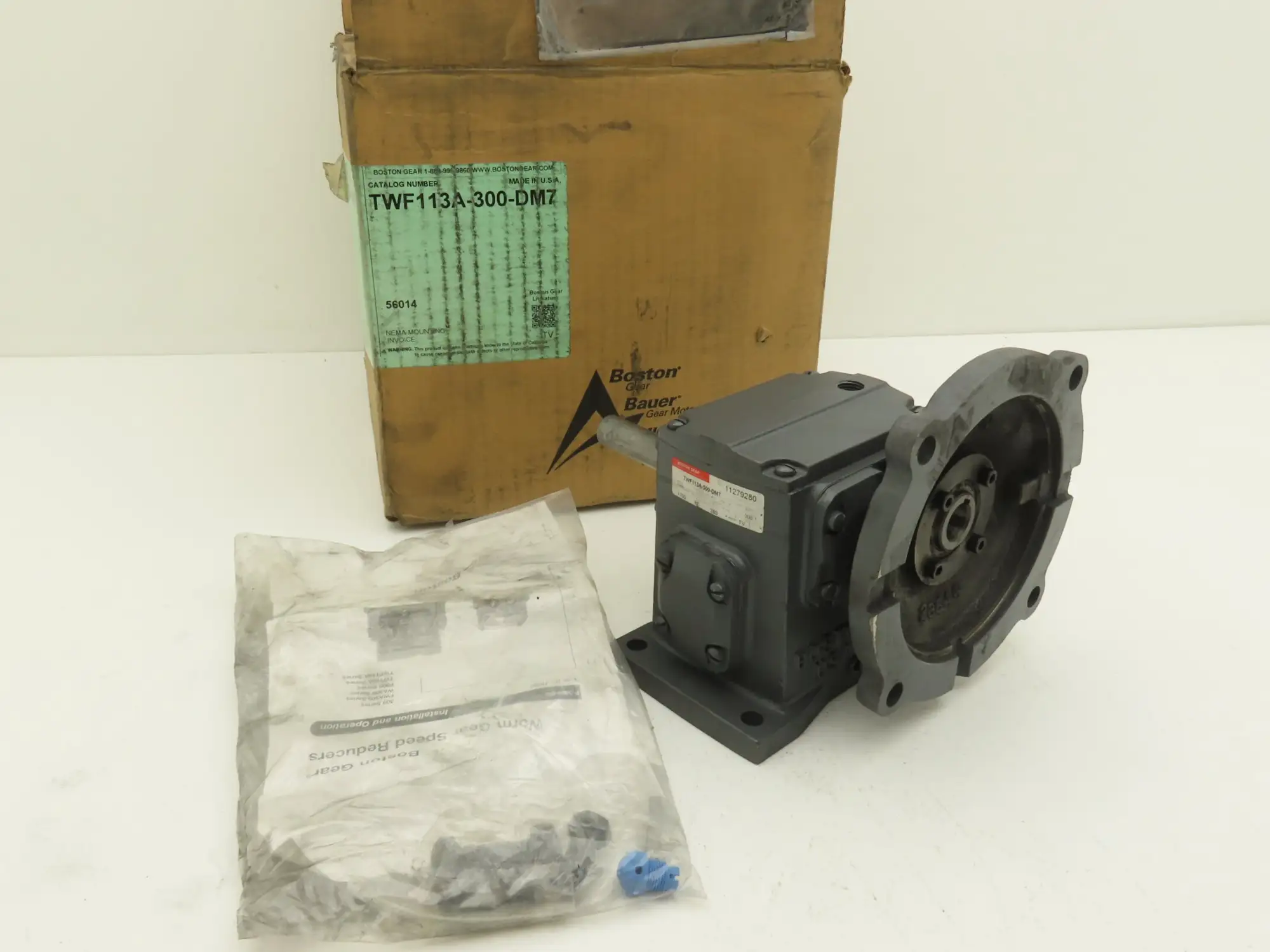 Boston Gear TWF113A-300-DM7 Parallel Shaft Gearbox 300:1 Double Reduction 56C