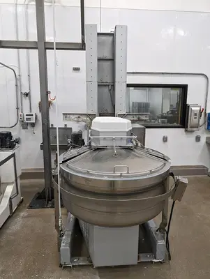 2016 EMPIRE AR300 Spiral Tipable Mixer | Harvest Equipment and Fabrication Inc (1)