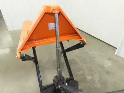 Interthor MSL2745 Manual Pallet Lifter 2200lb Jack 45" Long 32" Lift Height