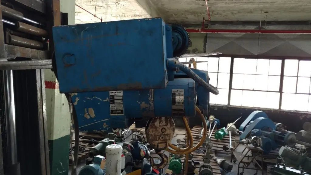 SPC9228  Material Handling Equipment 2,000 lbs. Shaw Box cable hoist, model 114462