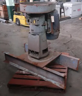 USED LIGHTNIN 108 VSE S10