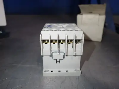 New | in-Stock ALLEN BRADLEY 700K31Z Starters | HGR 24 #747811
