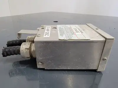 USED PASS & SEYMOUR 7833-MD