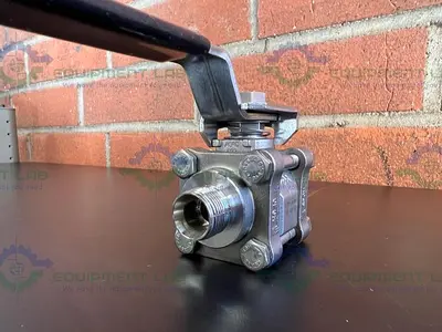 USED SWAGELOK SS-63TS8 STAINLESS STEEL BALL VALVE W/ 3/4" THREADED FITTING