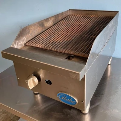 75-0415 Globe 15" GCB15G Countertop Gas Charbroiler