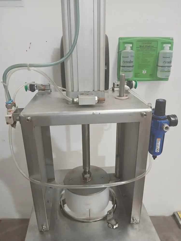 Pneumatic Cylinder Cutting Machine
