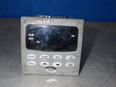 Used HONEYWELL DC2500EE1A00Z1000000000 Temperature Controls Ohio US | HGR 24 #1085107