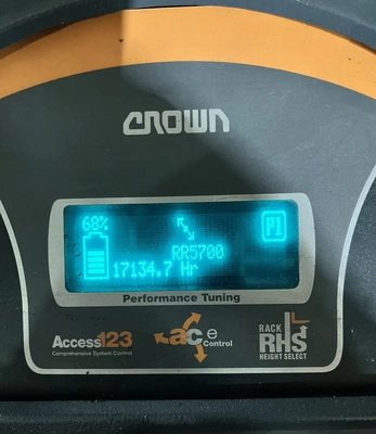 USED 2010 CROWN RD5725-30