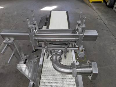 Vemag Portable Pneumatic Sheeting Head with KLEENLine Conveyor