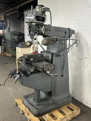 Bridgeport 9" x 32" 1/2 HP, 6-Speed Ram Type Vertical Milling Machine