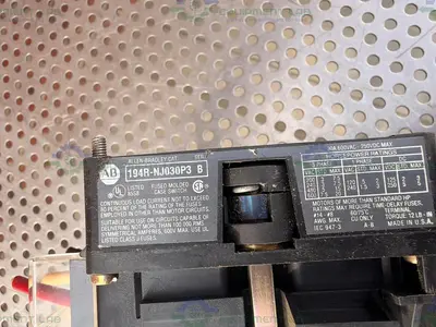 Used ALLEN BRADLEY 194R-NJ030P3 3-POLE, 30 AMP FUSED ROTARY DISCONNECT SWITCH Electronics & Components California US | Equipment Lab #1566566