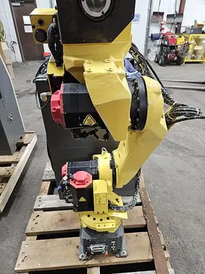 USED 2010 FANUC M-20IA