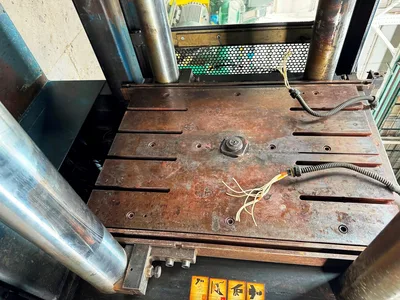 400T/2500CC Maplan Injection Press, Item # 1935