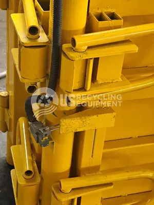 Used ZUICK 100LB VERTICAL CLOTHING BALER Balers Florida US | US Recycling Equipment #1354932