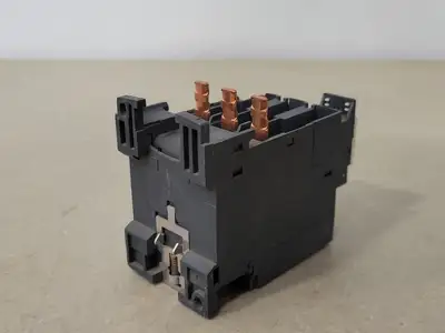 USED SCHNEIDER ELECTRIC LRD365