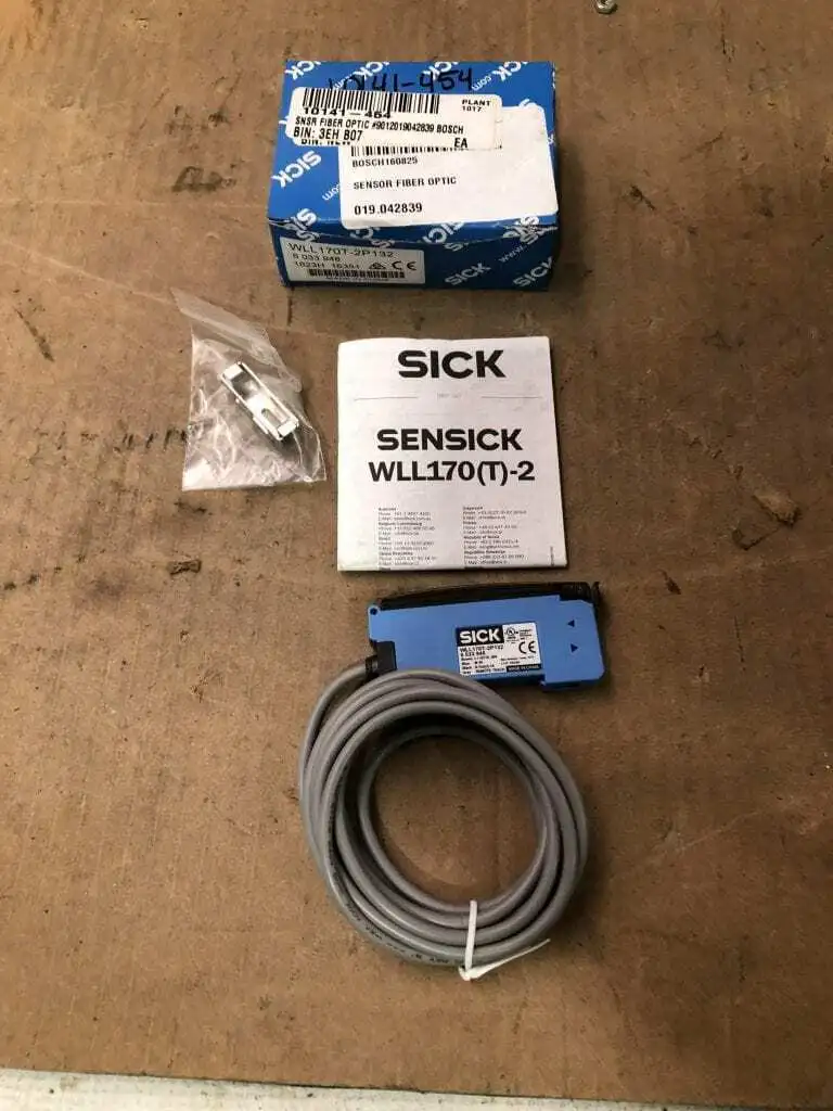 Sick WLL170T-2P132 Fiber-Optic Sensor 10-30V -NIB